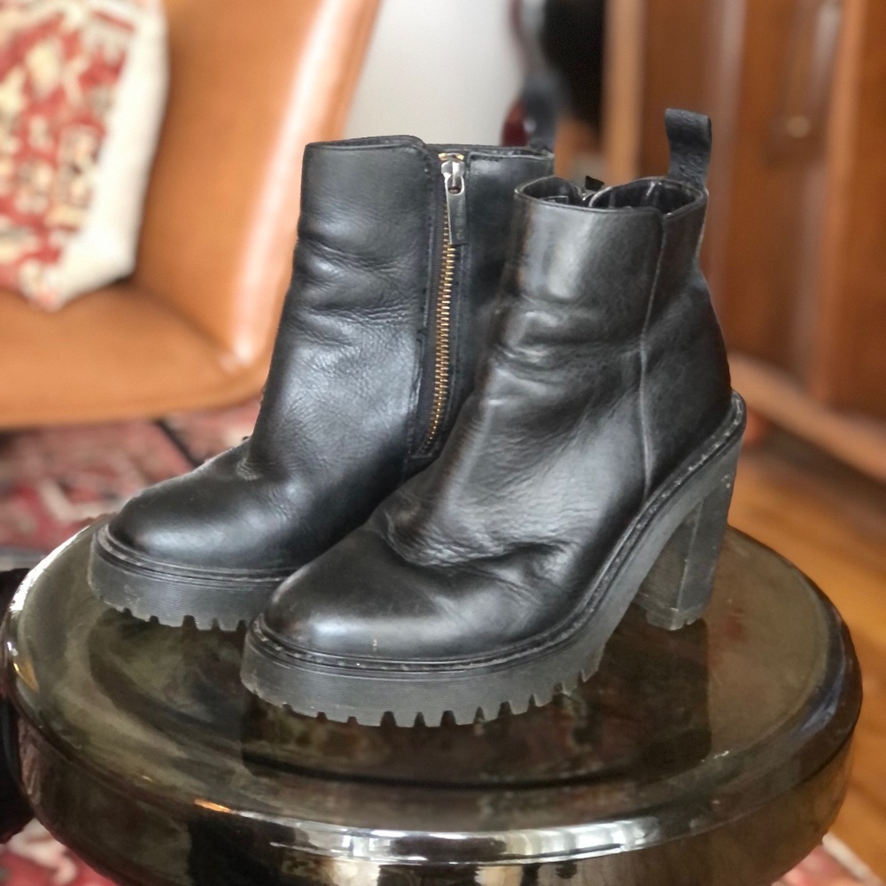 Dr Martens Black Magdalena Heeled Chelsea Boot sz UK 4/US 6